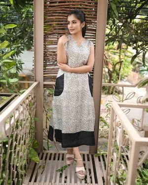 Sleeveless Pocket Dress 003