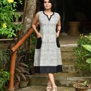 Sleeveless Pocket Dress 009